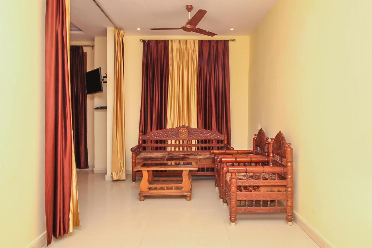 Oyo 7343 Al Shareef Palace Hyderabad Bagian luar foto